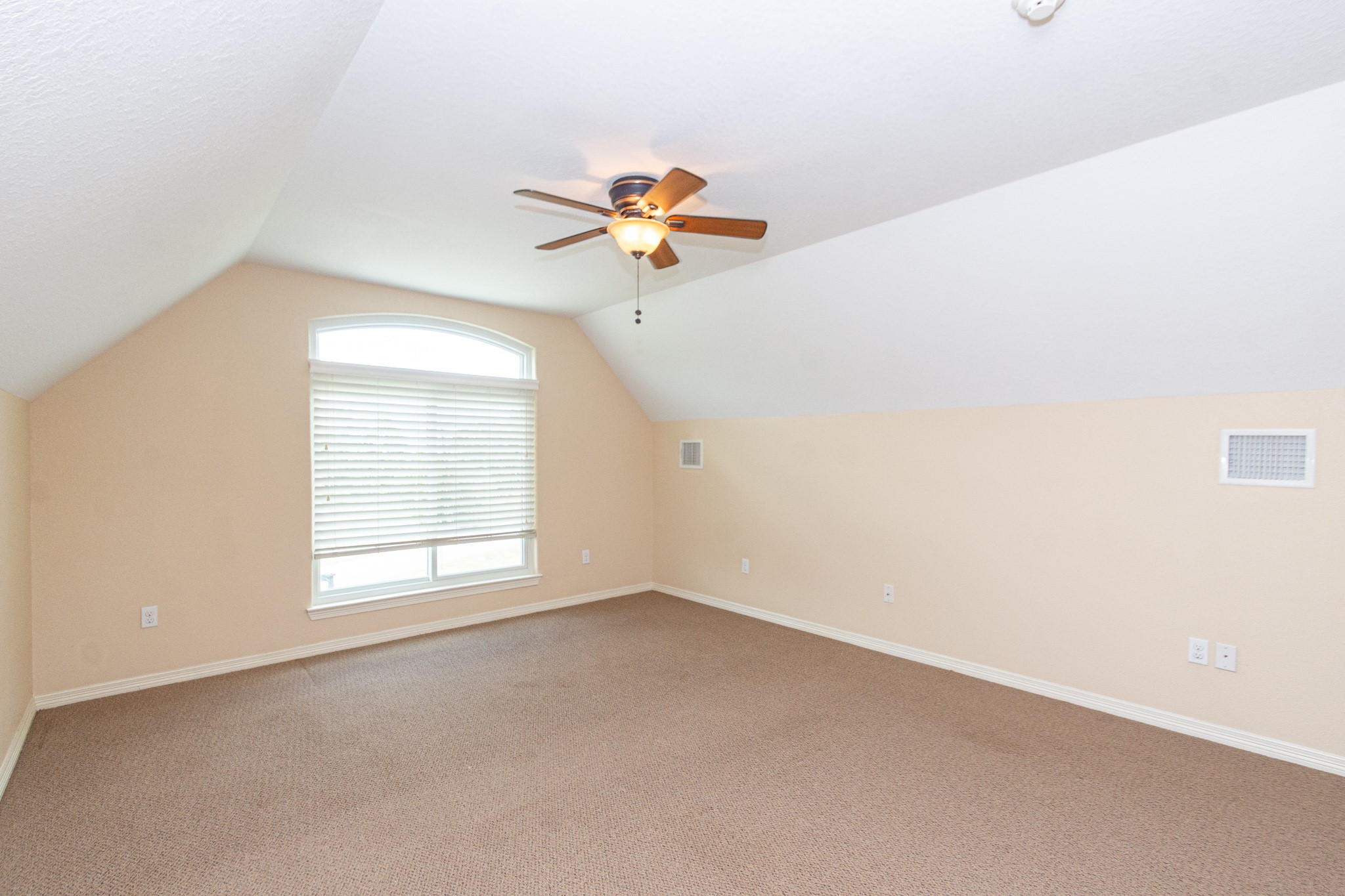 5 Shore Acres Circle Shoreacres, TX 77571 - Photo 25 of 38 an empty room with a window
