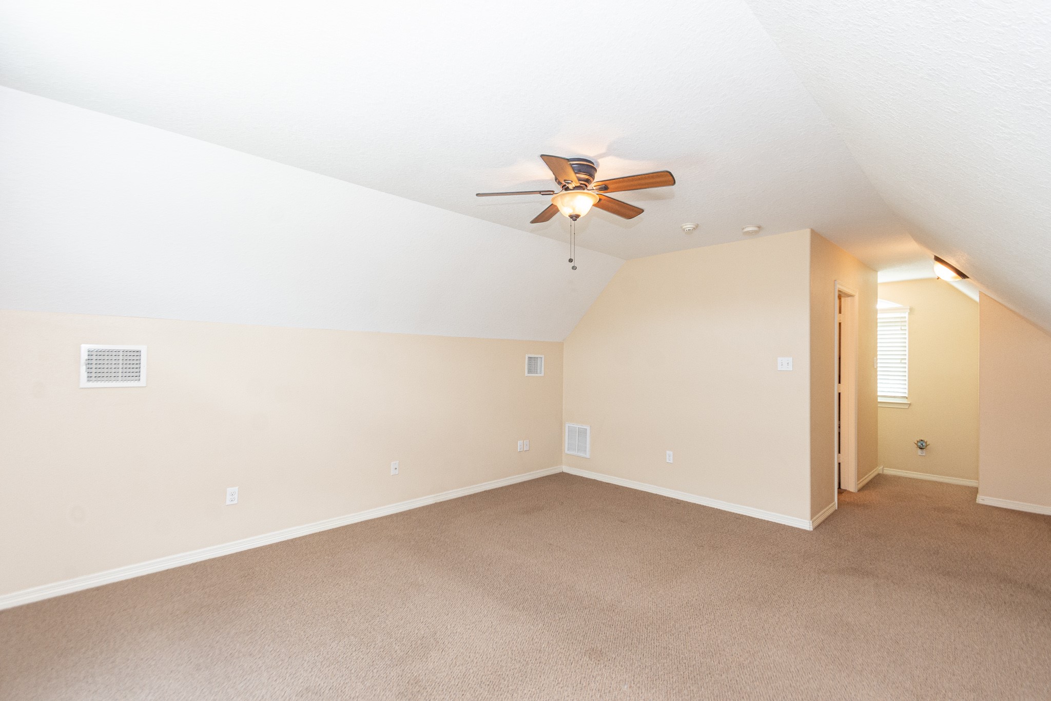 5 Shore Acres Circle Shoreacres, TX 77571 - Photo 26 of 38 an empty room with a window