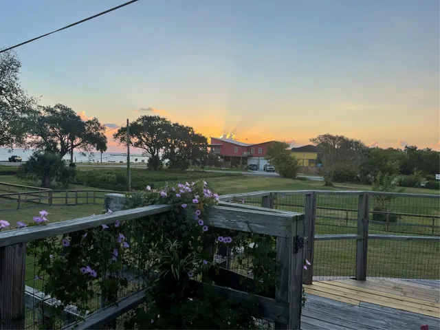 $605,000 | 5 Shore Acres Circle, Shoreacres, TX 77571