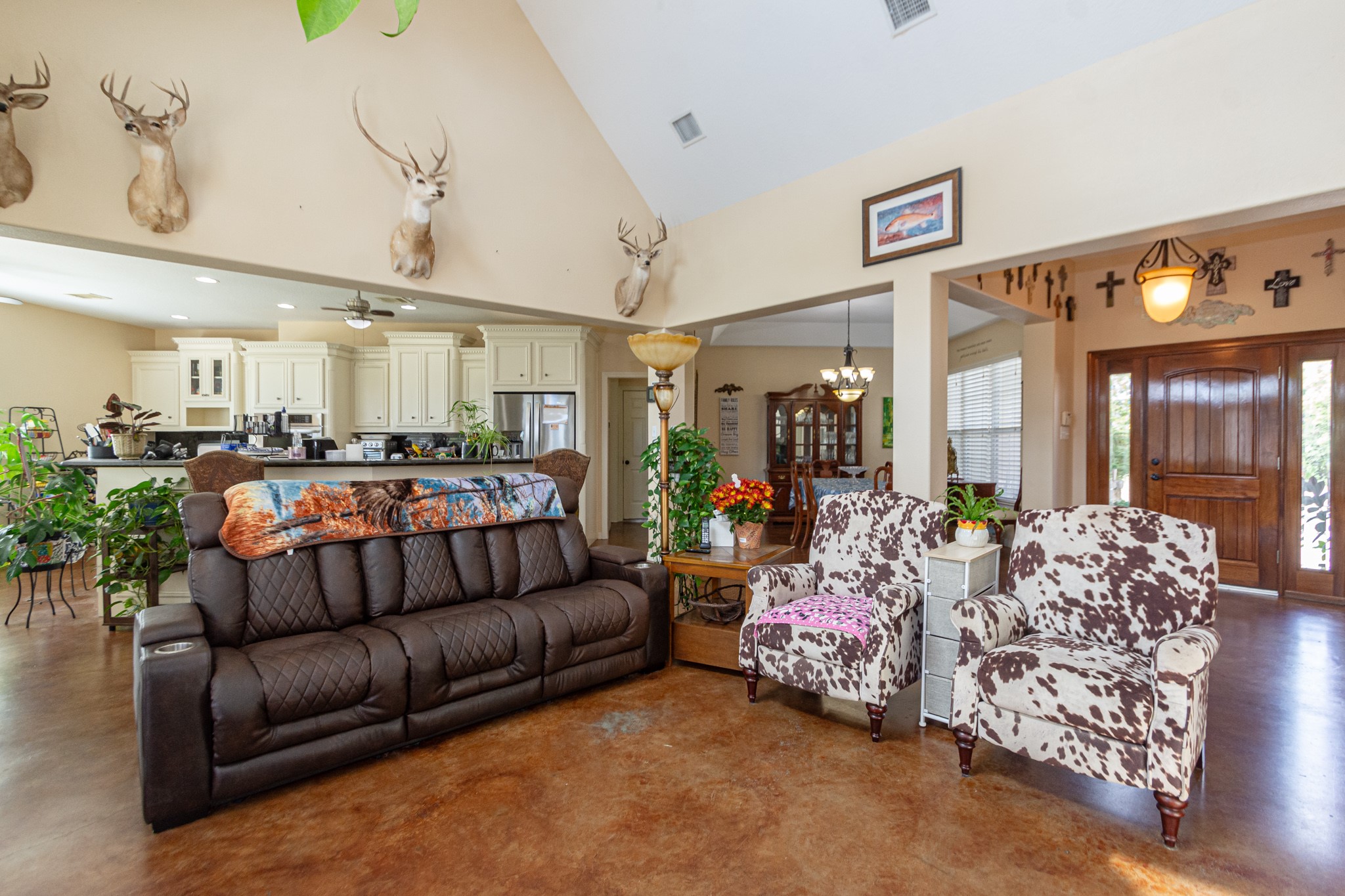 5 Shore Acres Circle Shoreacres, TX 77571 - Photo 8 of 38 a living room with furniture and a large window