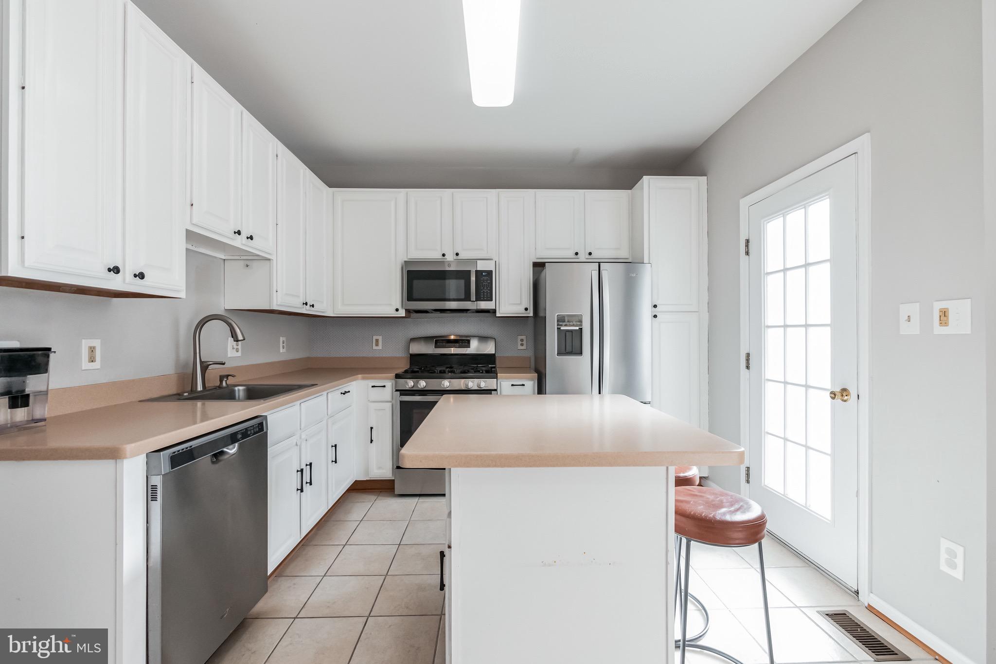 45545 Clear Spring Terrace Sterling, VA 20165 - Photo 12 of 28