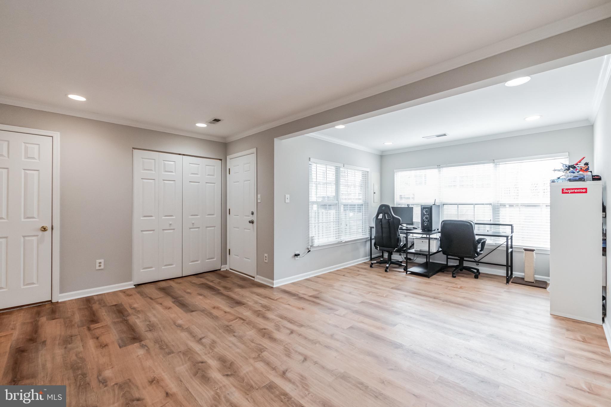 45545 Clear Spring Terrace Sterling, VA 20165 - Photo 3 of 28