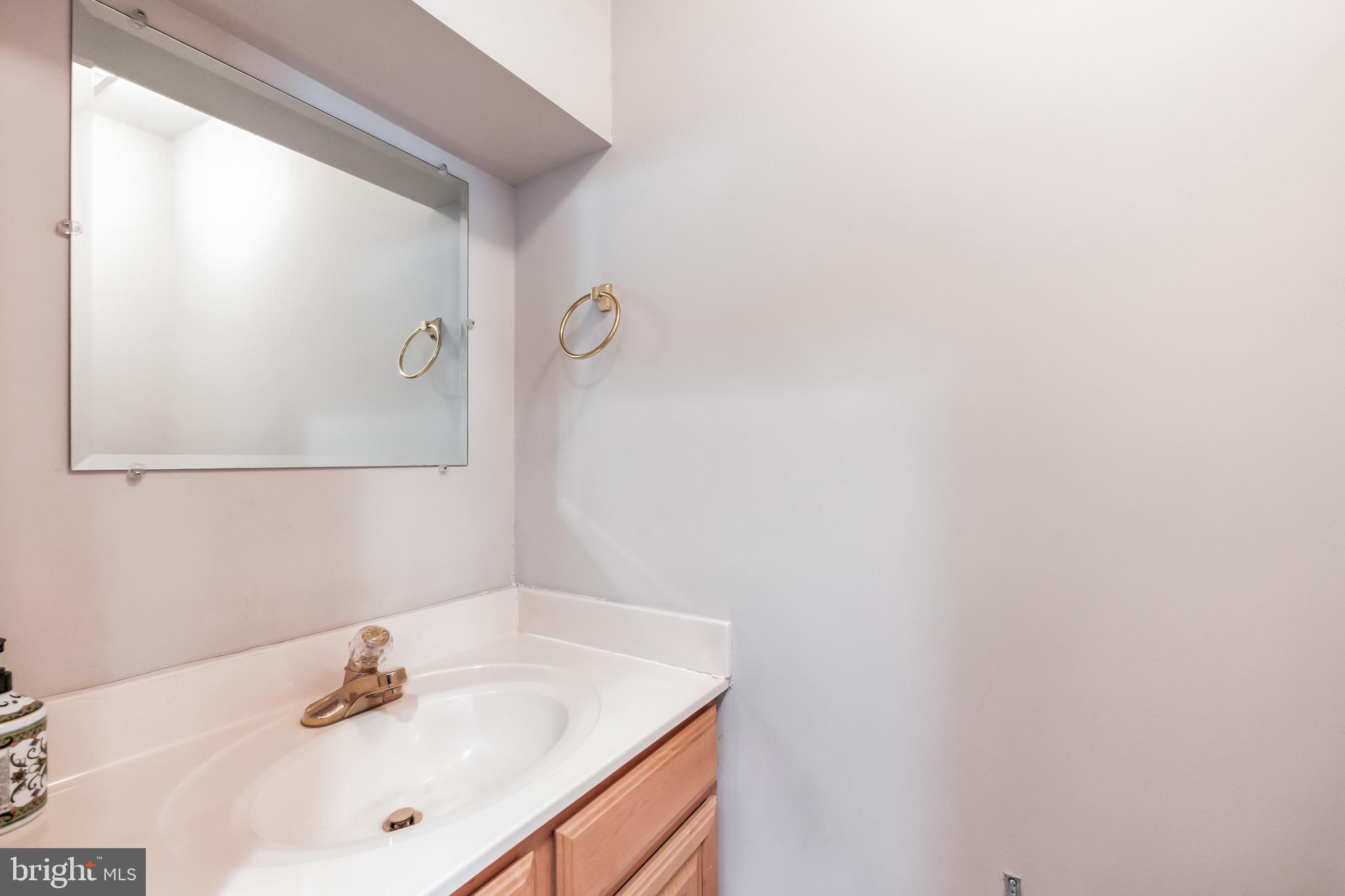 45545 Clear Spring Terrace Sterling, VA 20165 - Photo 5 of 28