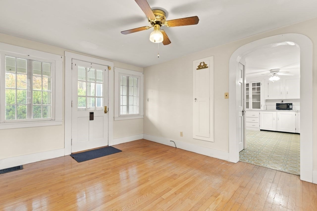 10 Oak Street Wareham, MA 02571 - Photo 4 of 39