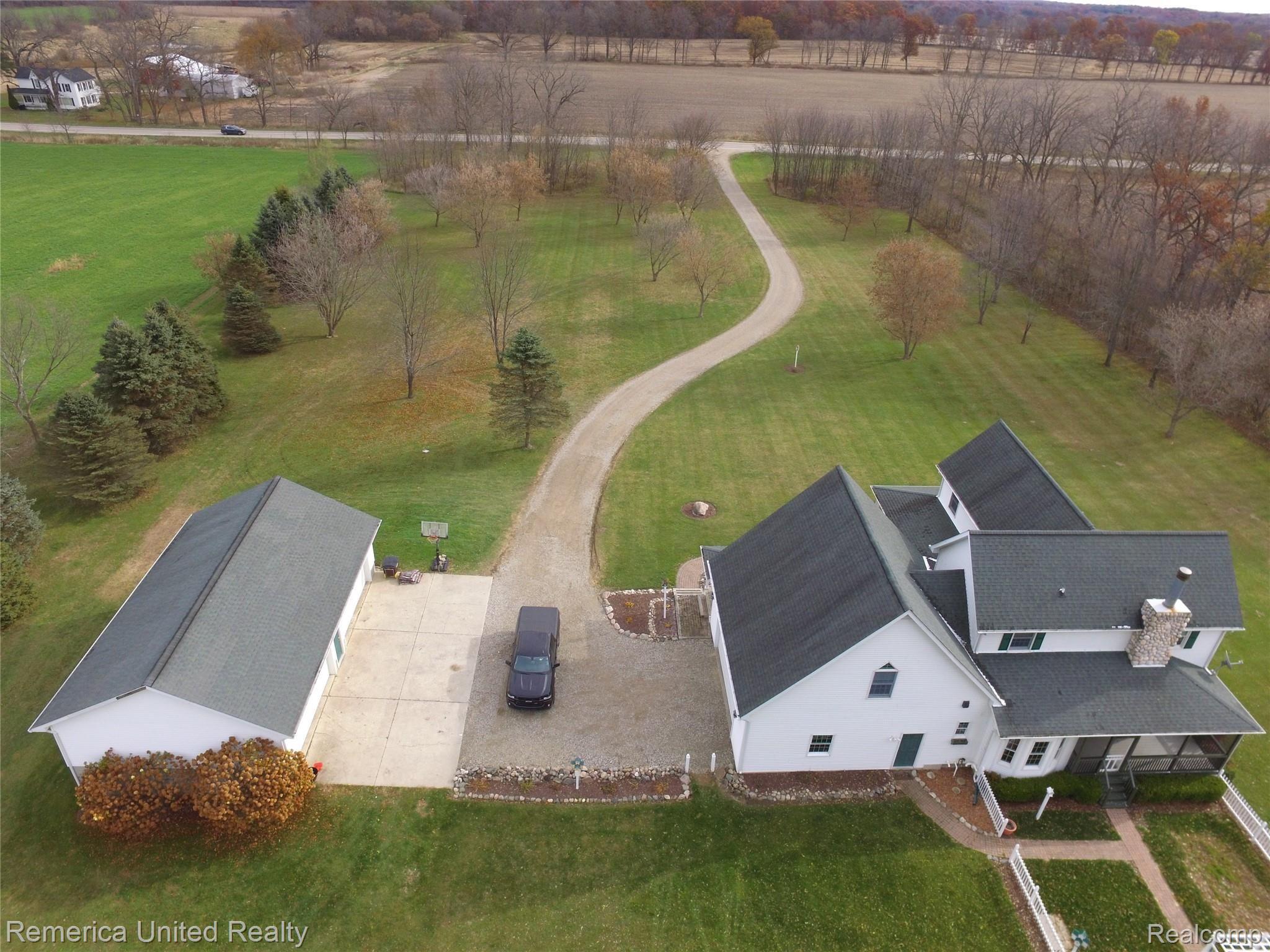 3851 Argentine Road Howell, MI 48855 - Photo 4 of 73 IMG_1296.JPG