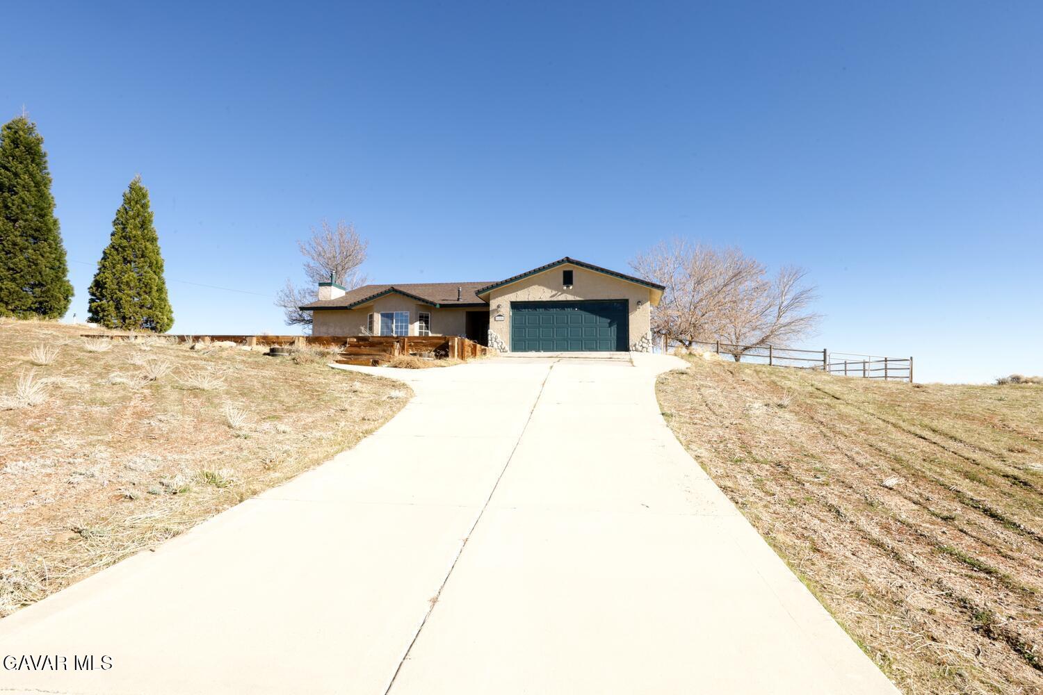 26801 Cabriolet Court Tehachapi, CA 93561 - Photo 2 of 60 26801 Cabriolet Ct Tehachapi-large-071-0