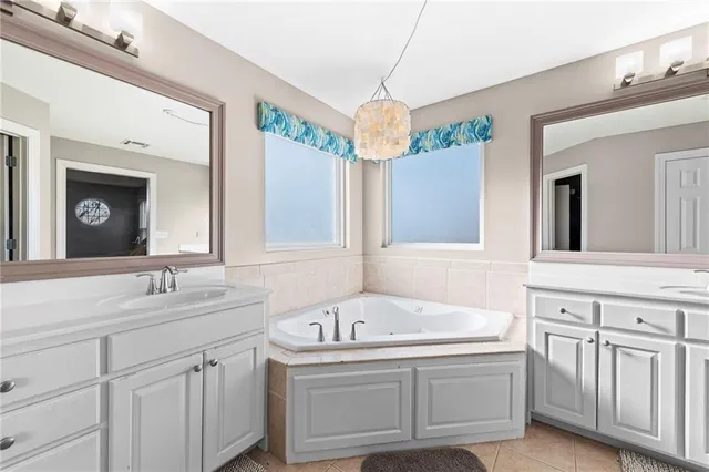 $495,000 | 1513 Southwest Summit Crossing Court, Lee's Summit, MO 64081