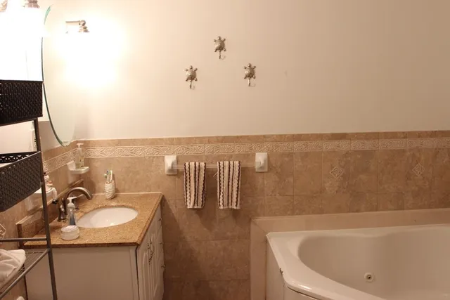 a bathroom with a tub
