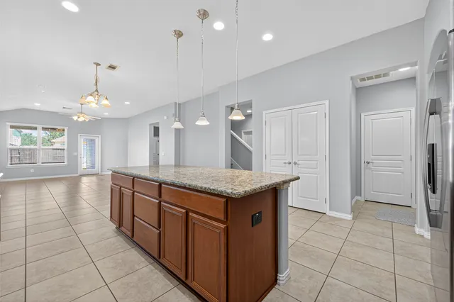 $2,900 | 26 Tidwillow Place, Tomball, TX 77375