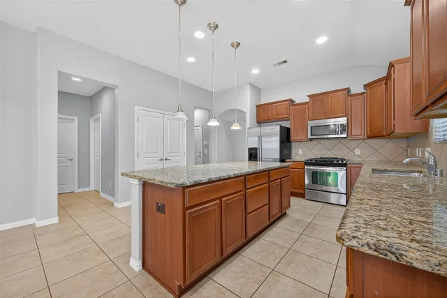 $2,900 | 26 Tidwillow Place, Tomball, TX 77375