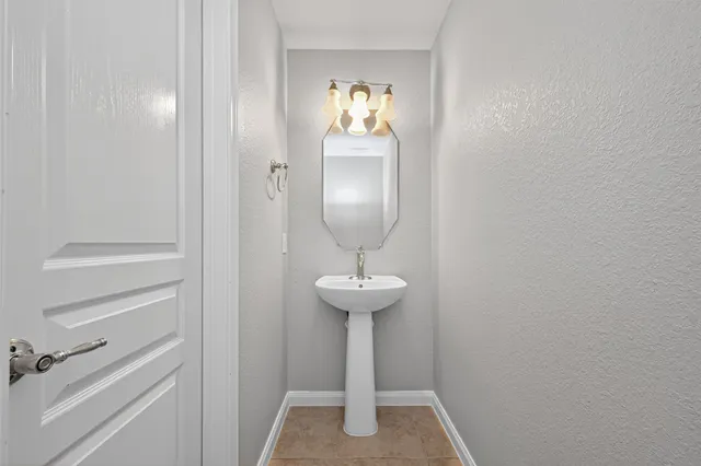 $2,900 | 26 Tidwillow Place, Tomball, TX 77375