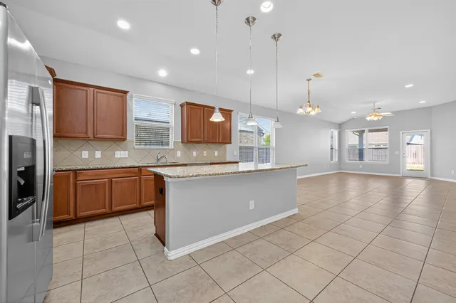 $2,900 | 26 Tidwillow Place, Tomball, TX 77375