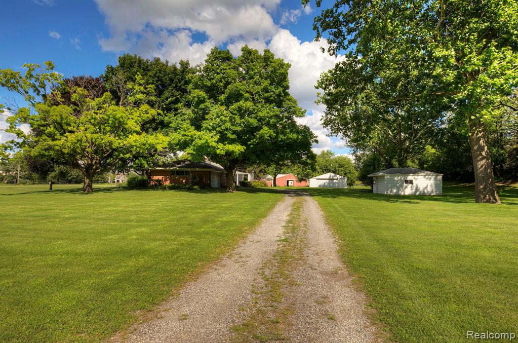 48707 Eight Mile Road Northville, MI 48167 - Photo 28 of 54