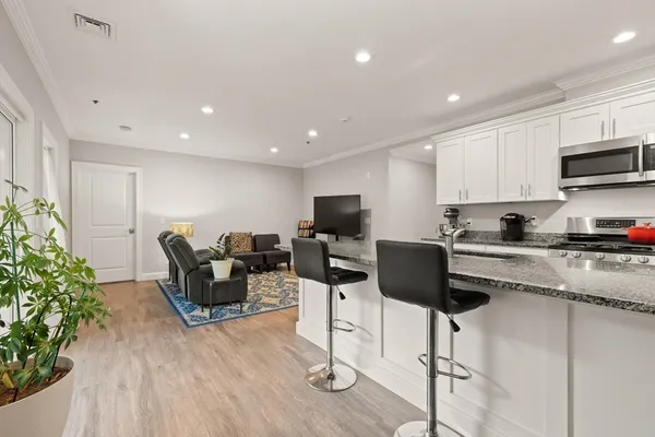 $499,900 | 181 South Franklin Street, Unit 102, Holbrook, MA 02343
