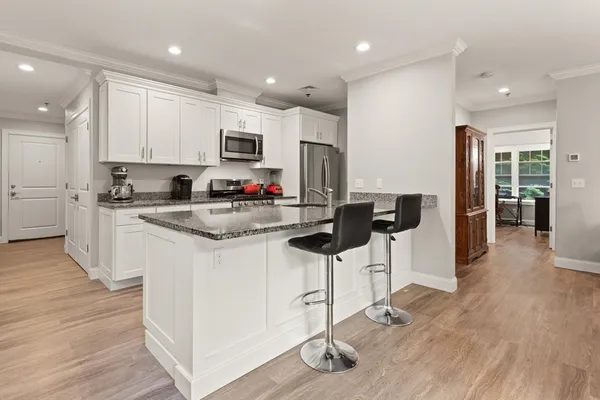 $499,900 | 181 South Franklin Street, Unit 102, Holbrook, MA 02343