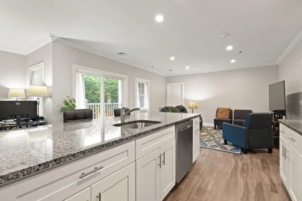 $499,900 | 181 South Franklin Street, Unit 102, Holbrook, MA 02343