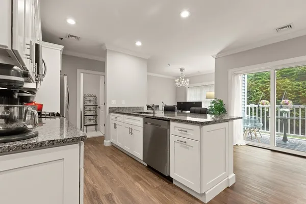 $499,900 | 181 South Franklin Street, Unit 102, Holbrook, MA 02343