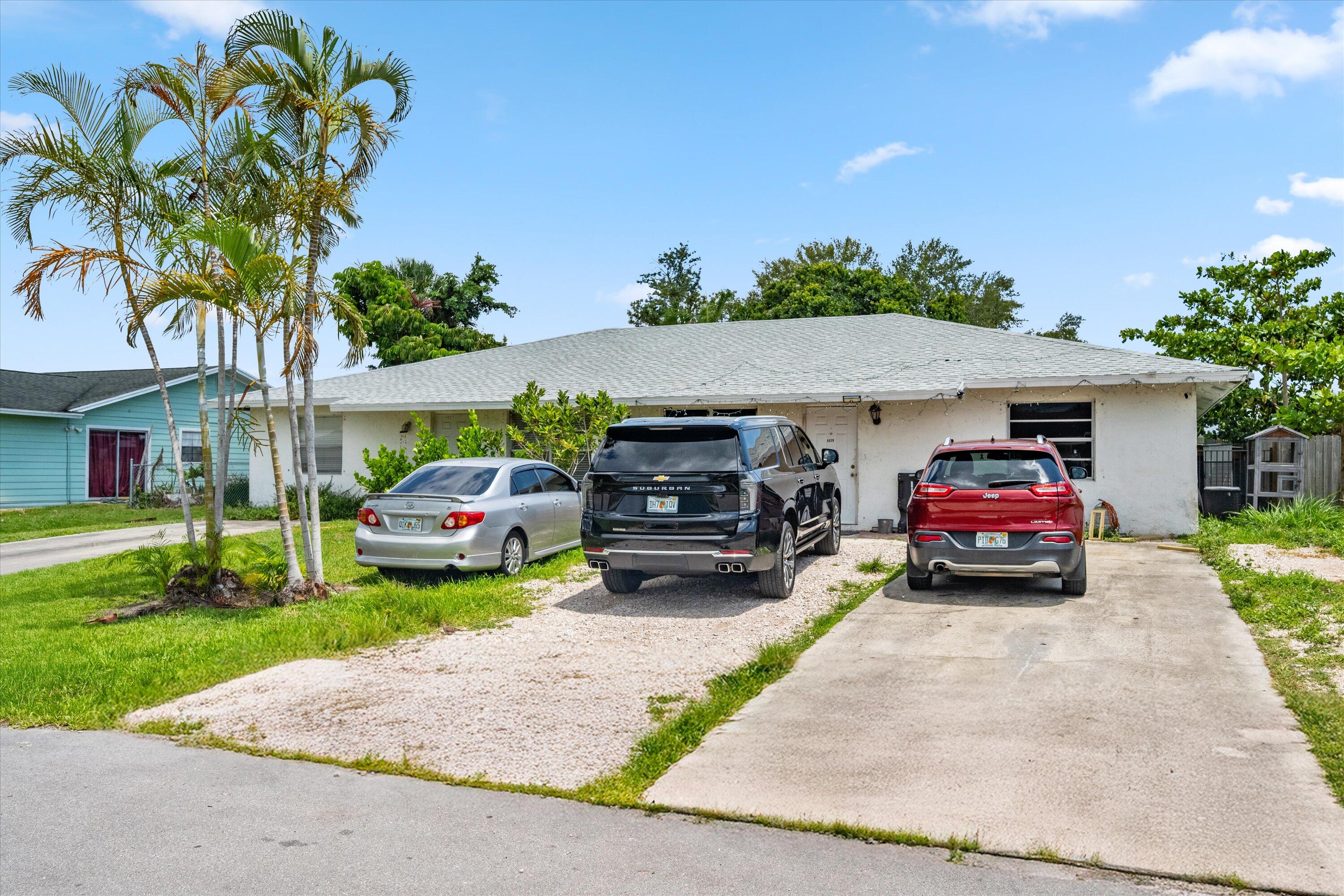 4527 Southeast Salvatori Road Stuart, FL 34997 - Photo 3 of 11 03-DSC_3943-Edit