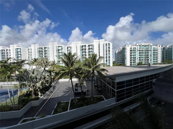 $6,000 | 2950 Northeast 188th Street, Unit 531, Aventura, FL 33180