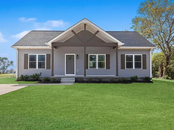 $1,550 | 1009 West Main Street, Portland, TN 37148