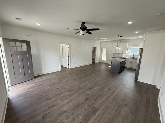 $1,600 | 1009 West Main Street, Portland, TN 37148