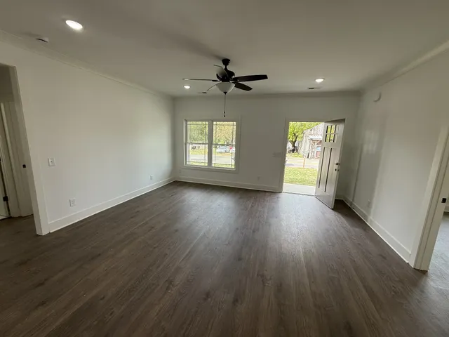 $1,600 | 1009 West Main Street, Portland, TN 37148