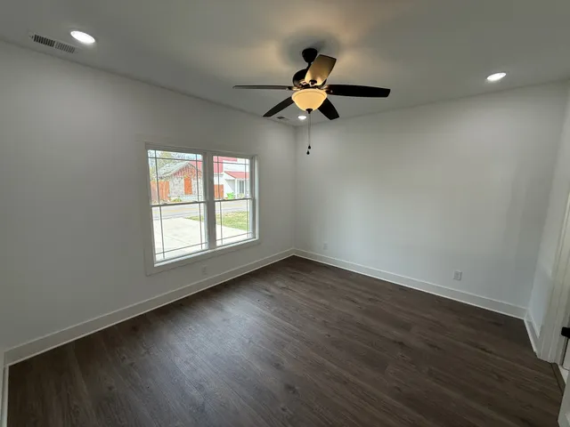 $1,600 | 1009 West Main Street, Portland, TN 37148