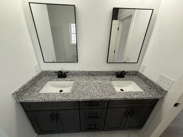 $1,600 | 1009 West Main Street, Portland, TN 37148