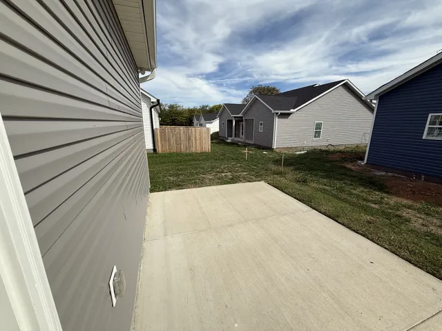 $1,600 | 1009 West Main Street, Portland, TN 37148