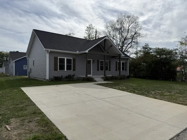 $1,600 | 1009 West Main Street, Portland, TN 37148