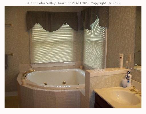 2 Oakridge Winfield, WV 25213 - Photo 6 of 8 Master Bath/Spa.
