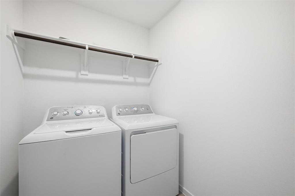 3707 Spring Run Drive Sherman, TX 75092 - Photo 15 of 18 a utility room with dryer and washer