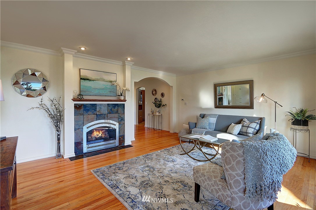 3912 Southwest Rose Street Seattle, WA 98136 - Photo 2 of 24 Gallery Image 2
