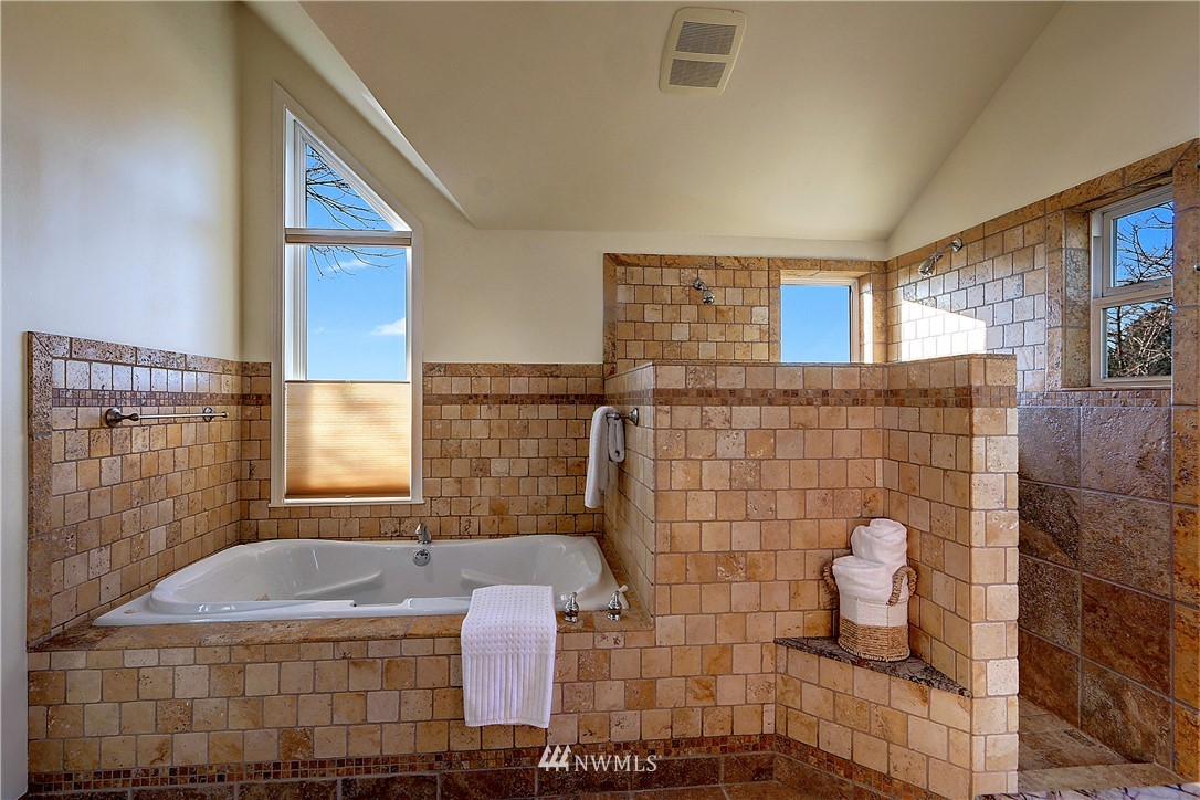3912 Southwest Rose Street Seattle, WA 98136 - Photo 14 of 24 Gallery Image 14