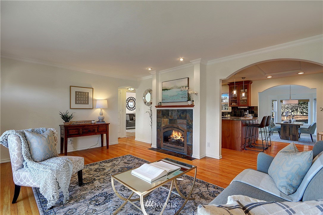 3912 Southwest Rose Street Seattle, WA 98136 - Photo 4 of 24 Gallery Image 4