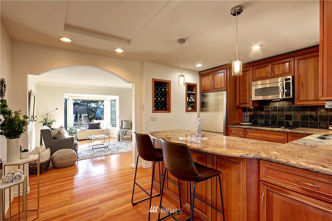 3912 Southwest Rose Street Seattle, WA 98136 - Photo 6 of 24 Gallery Image 6