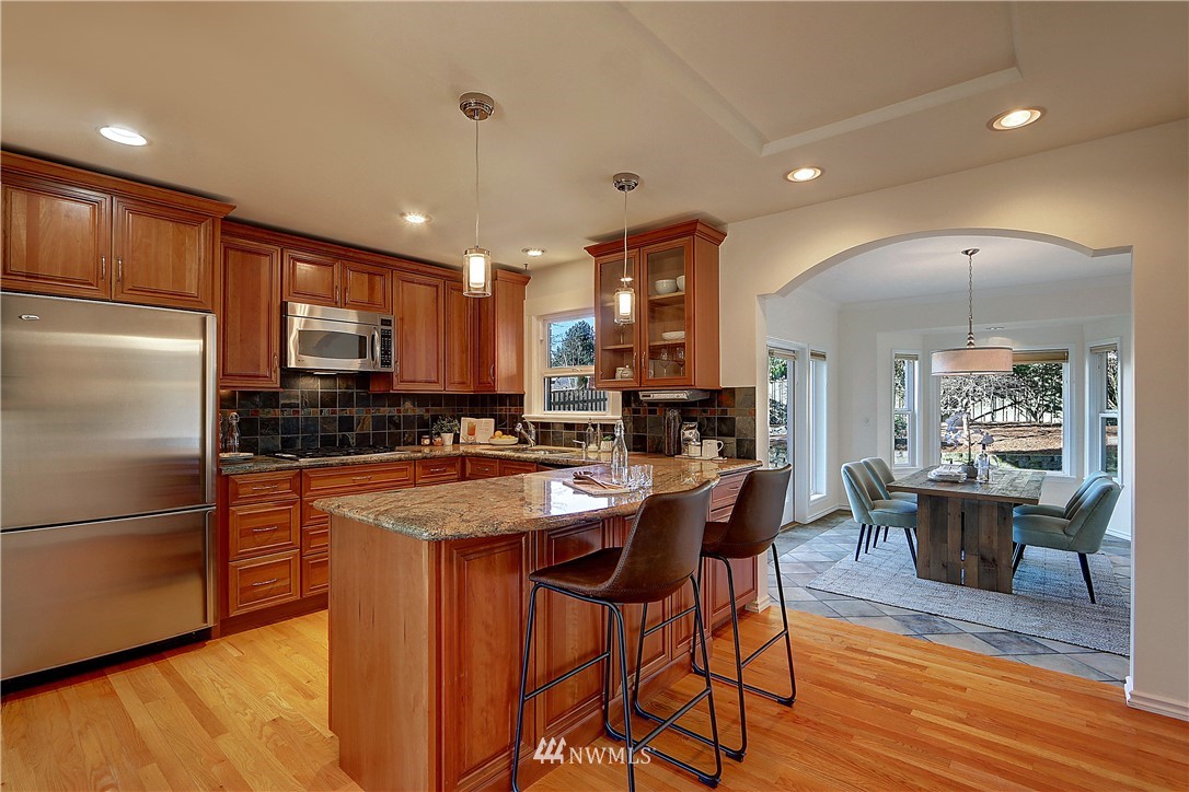 3912 Southwest Rose Street Seattle, WA 98136 - Photo 7 of 24 Gallery Image 7