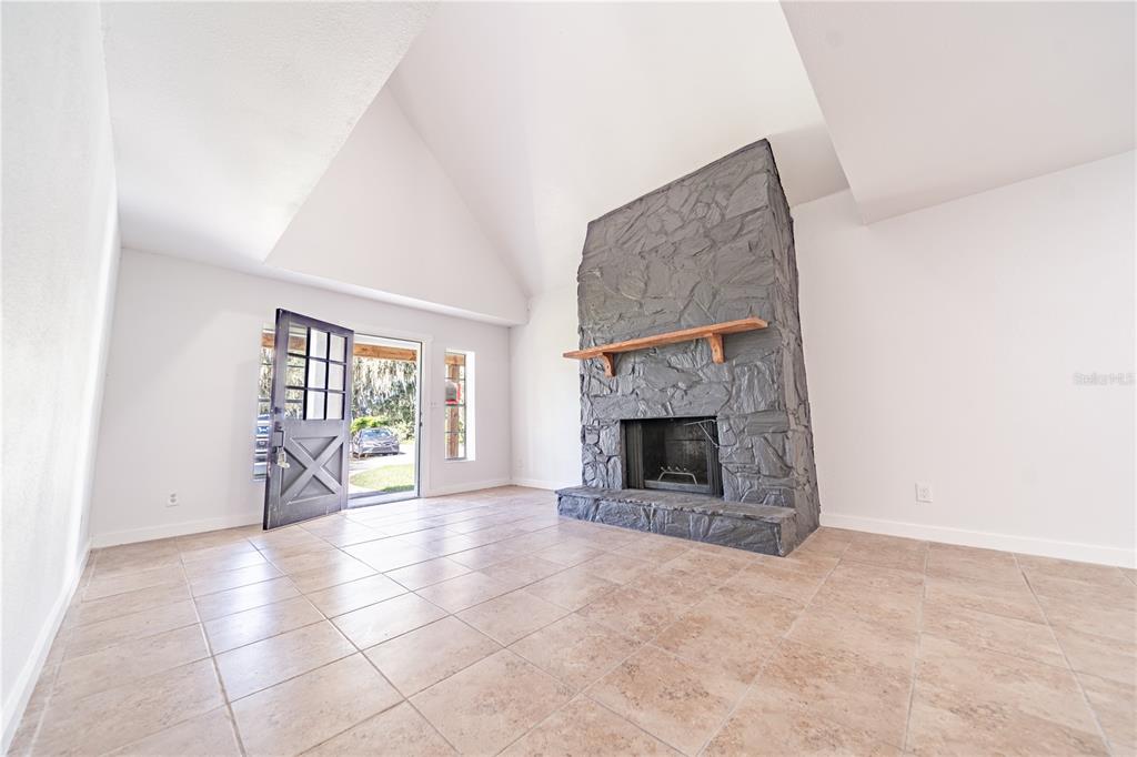 470 Sunset Road Deltona, FL 32725 - Photo 7 of 41 Gallery Image 7