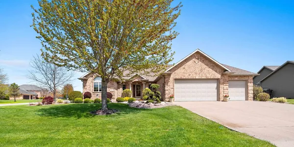 $574,900 | 976 Springfield Drive, De Pere, WI 54115