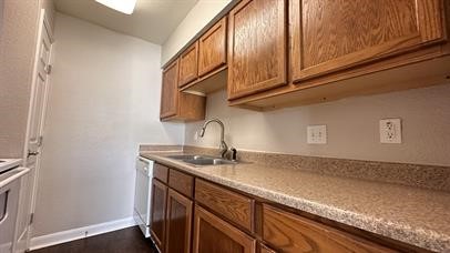 7315 Brompton Street, Unit 303B Houston, TX 77025 - Photo 3 of 12