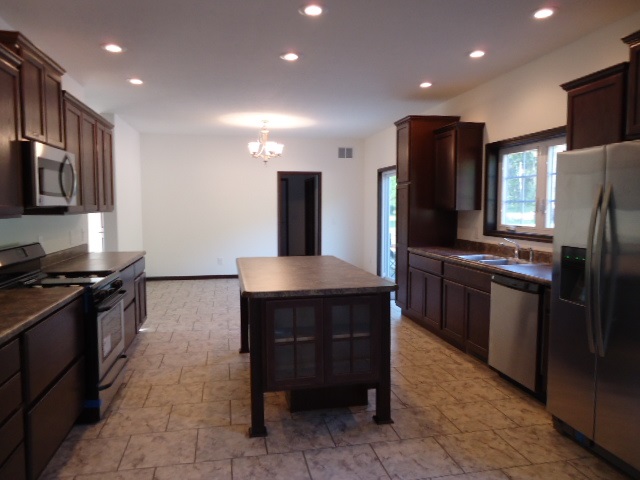 2864 Wabash Avenue Rochester, IN 46975 - Photo 11 of 32