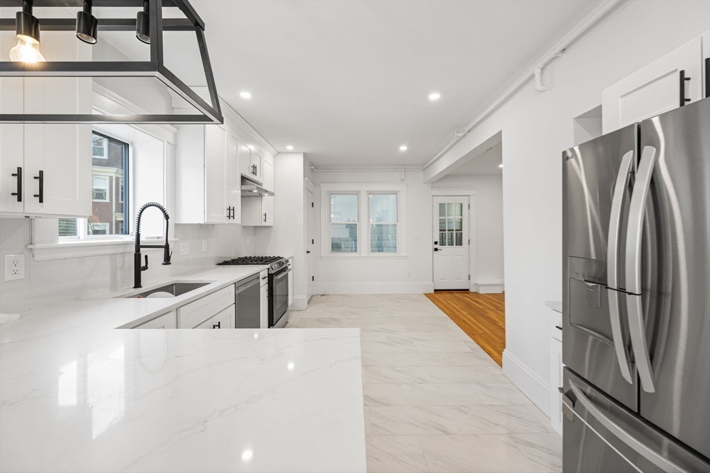 10 Beech Street, Unit 2 Cambridge, MA 02140 - Photo 3 of 21
