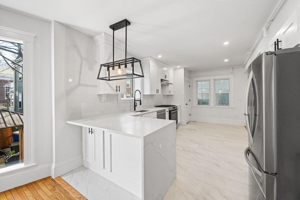 10 Beech Street, Unit 2 Cambridge, MA 02140 - Photo 4 of 21