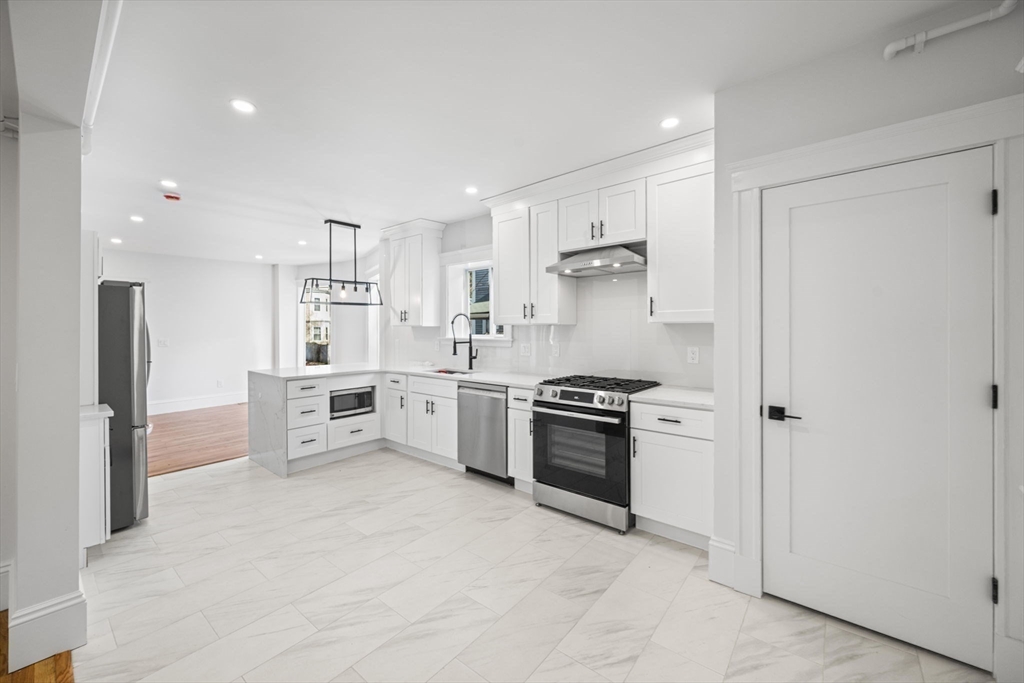 10 Beech Street, Unit 2 Cambridge, MA 02140 - Photo 5 of 21