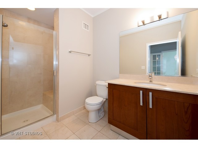 744 North Clark Street, Unit 502 Chicago, IL 60654 - Photo 12 of 12
