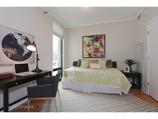 744 North Clark Street, Unit 502 Chicago, IL 60654 - Photo 9 of 12
