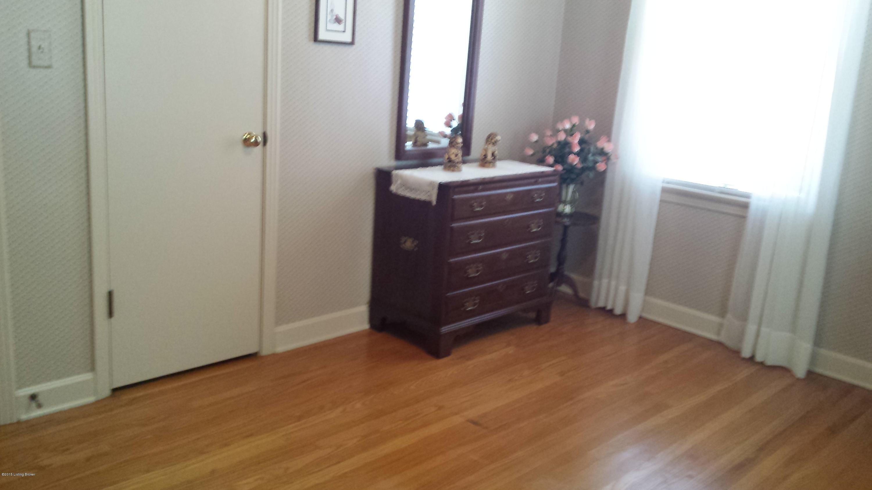8281 Virginia Road Louisville, KY 40258 - Photo 21 of 40 20150422_134614