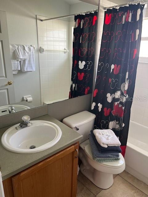 2533 Oneida Loop Kissimmee, FL 34747 - Photo 64 of 73 a bathroom with a sink toilet and shower