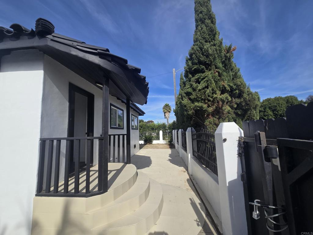 1303 Center Avenue Oceanside, CA 92054 - Photo 13 of 15 a view of balcony with furniture