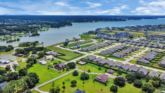 a sign that is on the wall